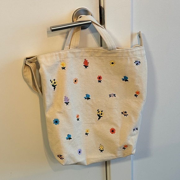 BAGGU Duck Dity Floral Embroidered Canvas Tote Bag - Picture 2 of 11